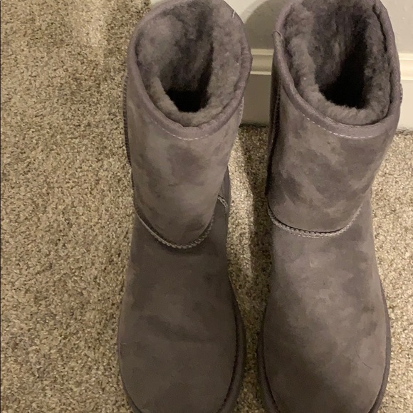 Short Uggs - Picture 2 of 6